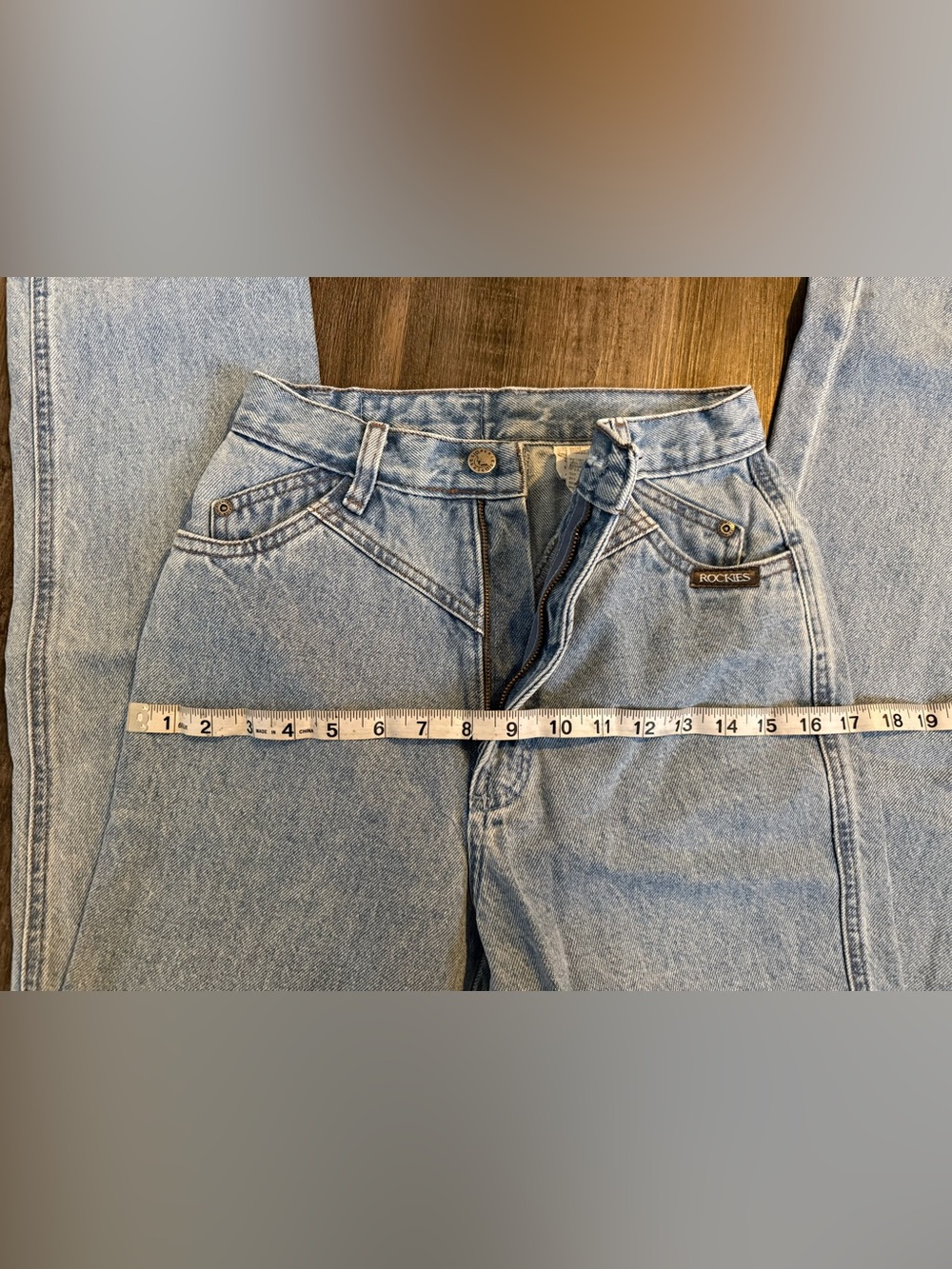 Rockies Authentic Vintage Light Blue Jeans with unique Mountain patch on back. - Picture 14 of 15
